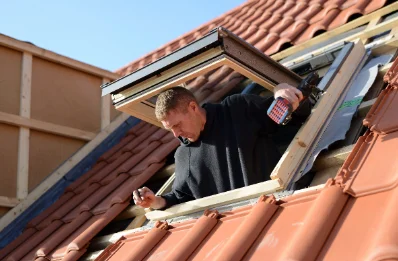 Pose de fenêtres de toit Velux à Troguéry